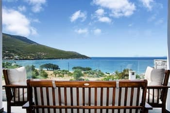 Nimporio Renidora Getaway - Private Seaview Oasis