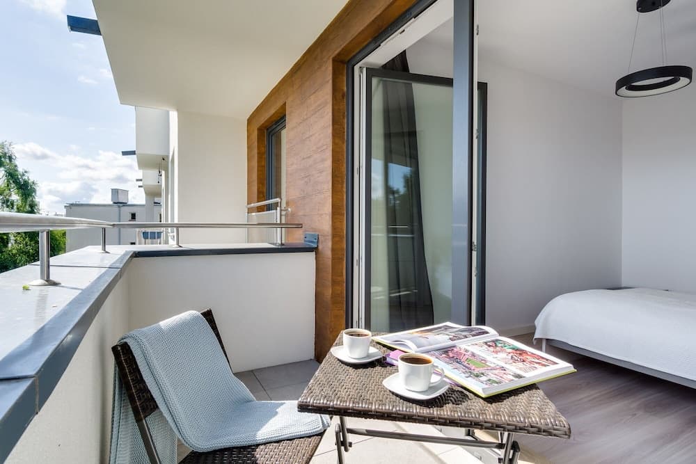 Bright and Sunny 4 Rooms Apartment