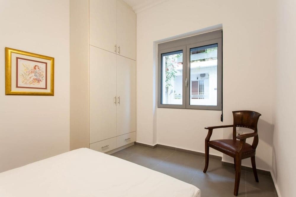 Renovated 2025 4 Bdr House Near Acropolis - New Beds Terrace Green Yard