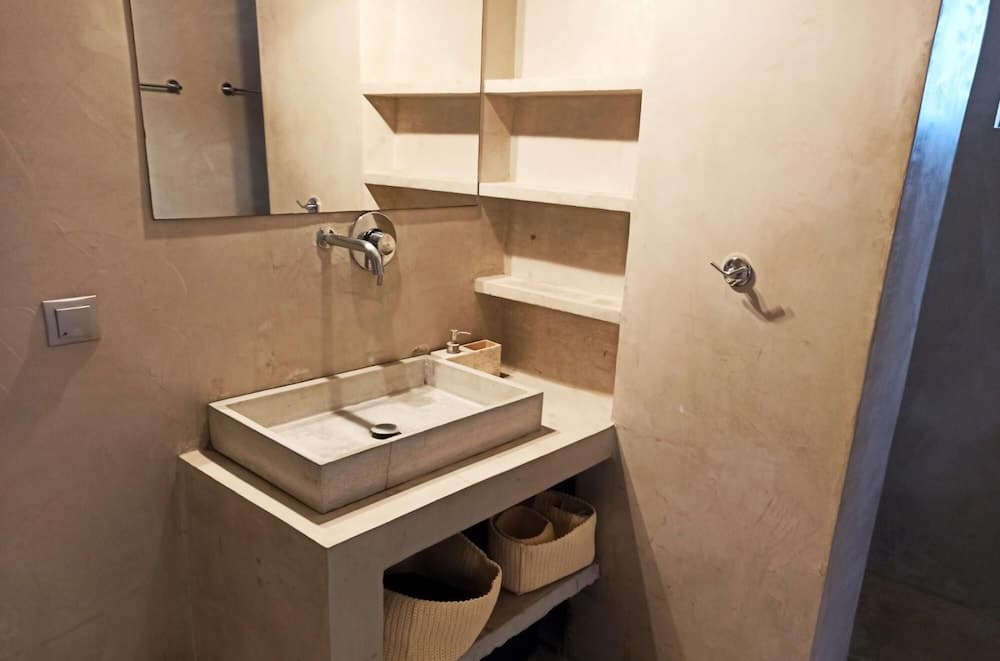 Beach Villa Next To The Waves