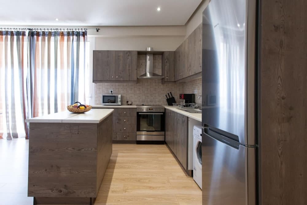 Luxurious 3-bedroom Seaside Retreat Fully Renovated April 2025