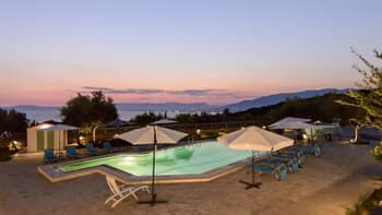 New Hope Studio With Pool Near the Beach