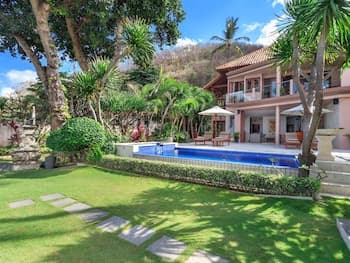 Pantai Candidasa in Nyuh Tebel