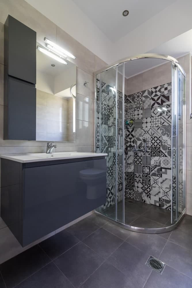 Amazing 2 Bdrm Sea View Holiday Apt