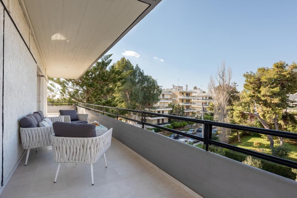 Elegant 3 Dbrm apt iin the Heart of Glyfada
