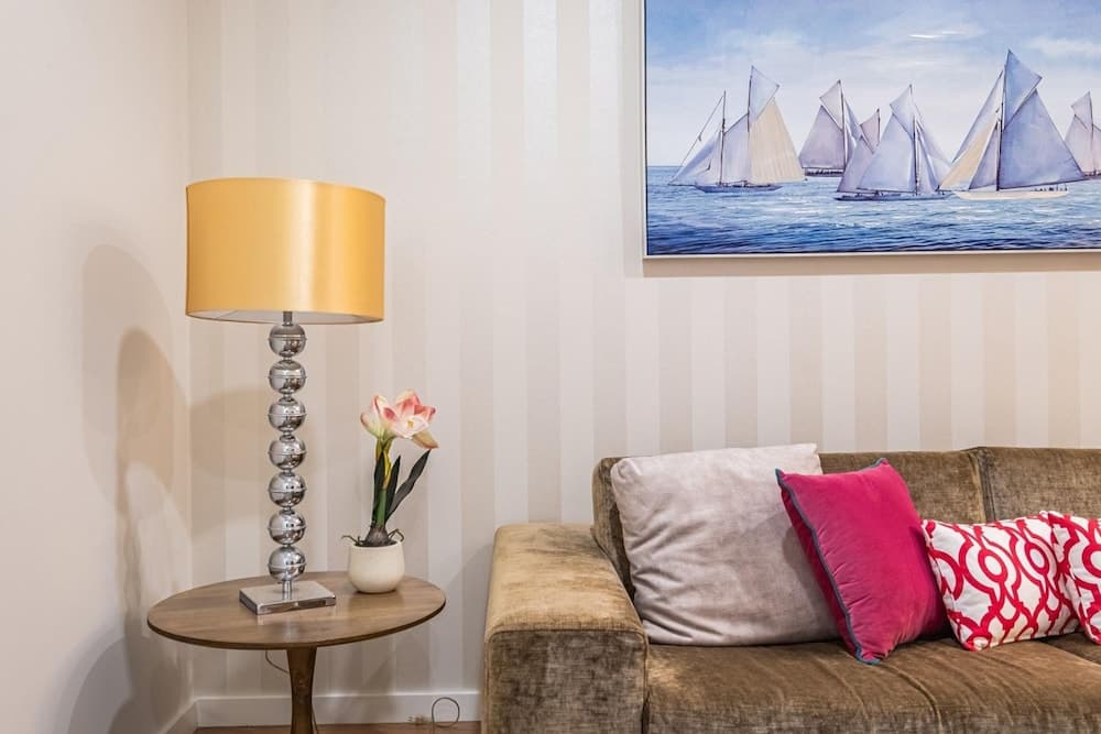 Urban Paradise I by Homie