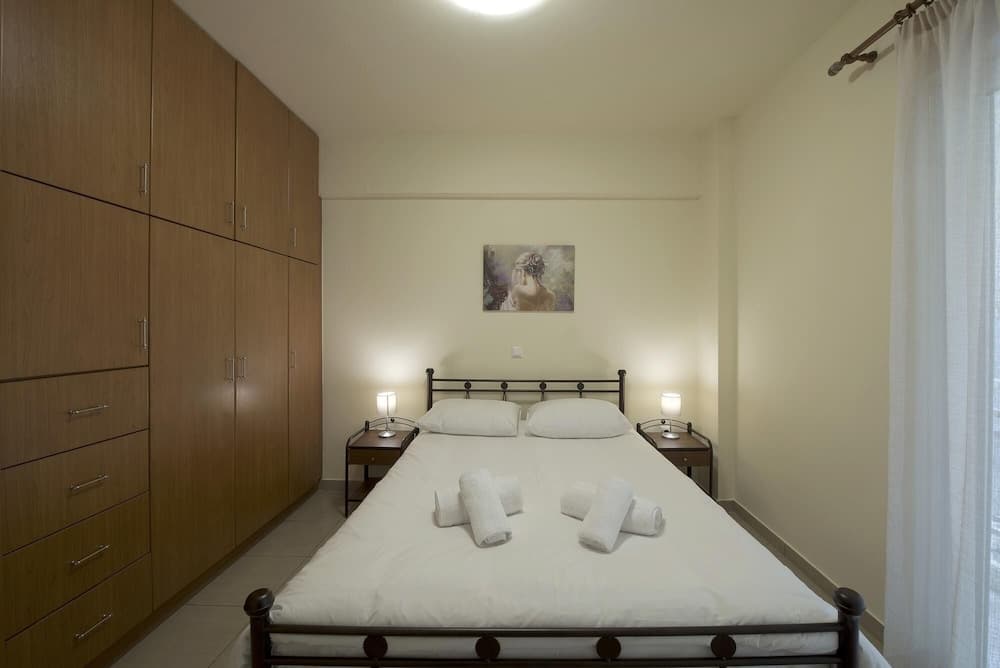 Porto Leone in Piraeus