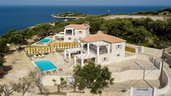 Vasiliki Villa - Charming 4 BR Villa With Pool and sea Views