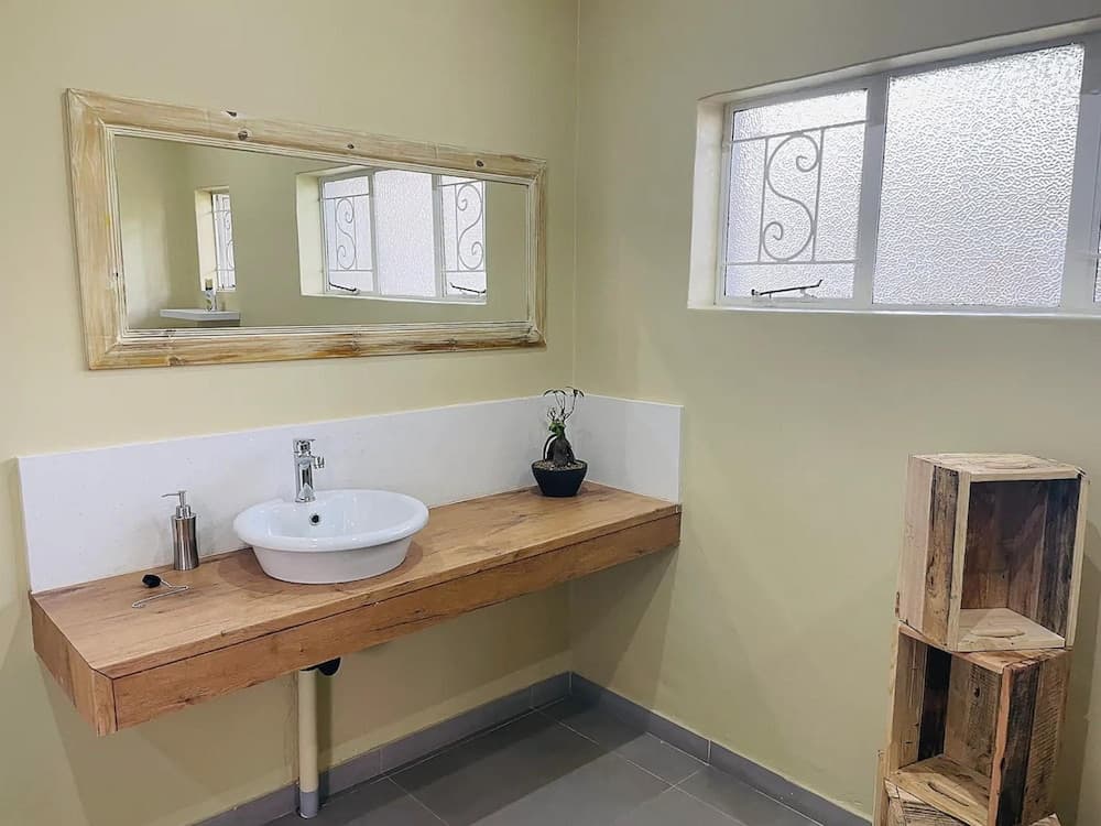 Ultra Modern 2 Bedroomed Apartment - 2082