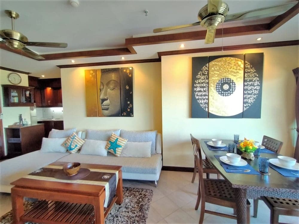 S703 Stunning sea View Flat Just 100 mt From the Beach