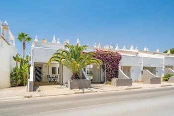 Maya in Vale do Lobo