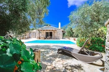 Aristea - 2 BR Villa Surrounded by Olive Groves