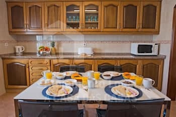 White House Private Villa With Garden and Barbecue - Family Rest