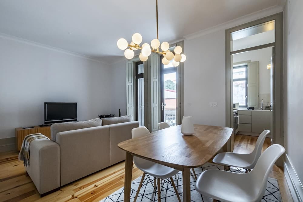 Nomad s Family - Porto City Local