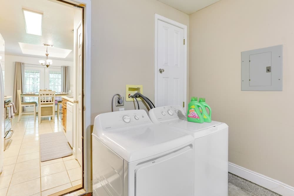 Charming Abbeville Home w/ Private Boat Dock!