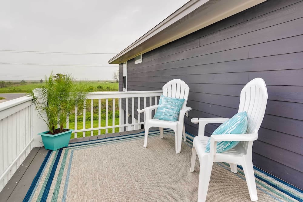 Walk to Shore: Home w/ Deck in Crystal Beach!