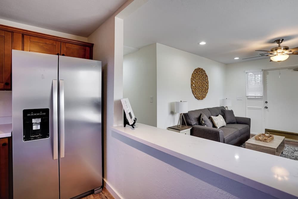 3 Mi to Lovers Knoll: Peaceful Gem w/ Patio