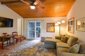 Country Cottage - 3 Mi to Beach + Hiking!