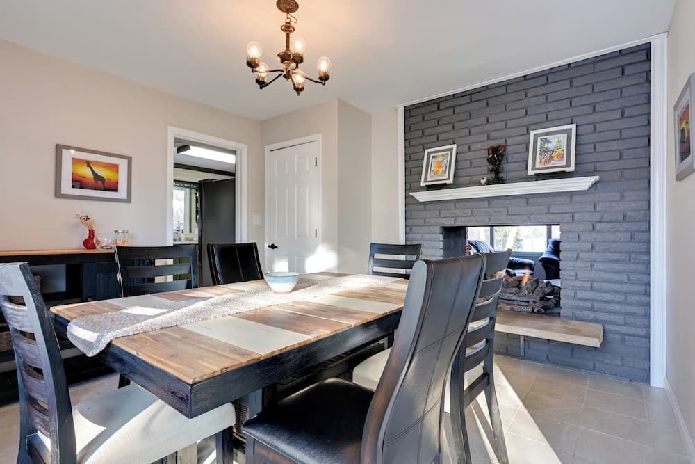 Lakefront Hartland Cottage w/ Patio & Fire Pits!