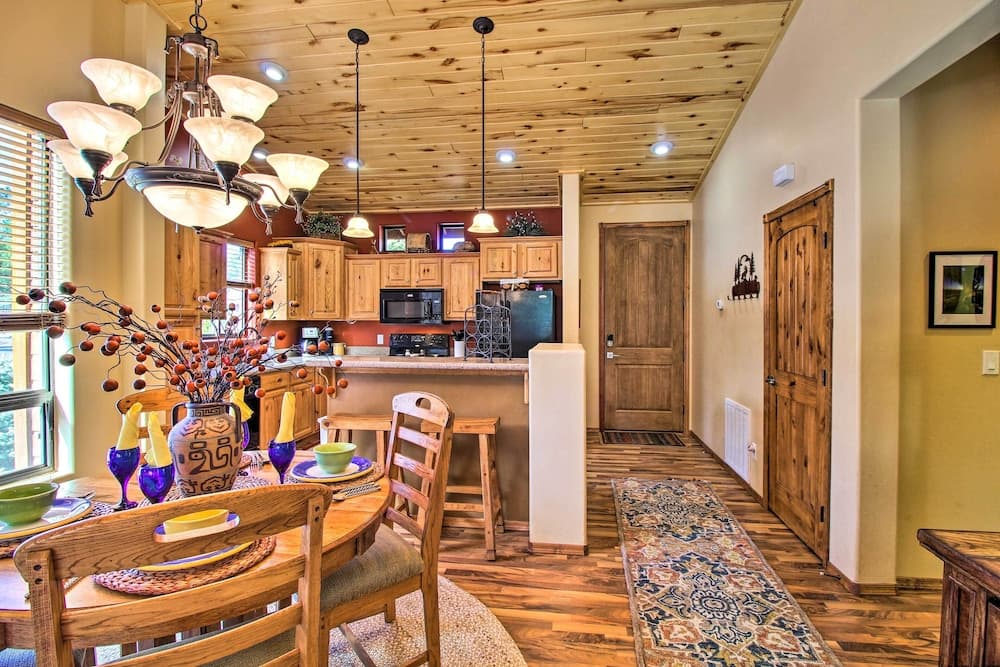 Fireside Comfort & Family Fun: Wooded Show Low Gem