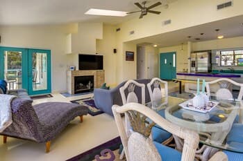 Waterfront Fort Walton Beach Home w/ Kayaks & Deck