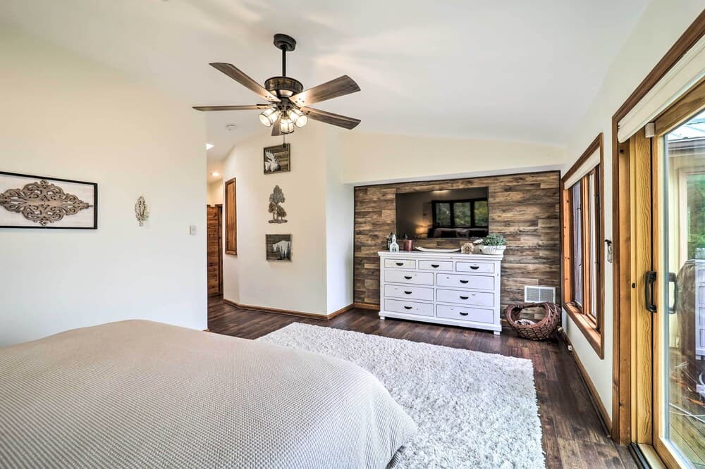 1/2 Mi to Beech Mountain Slopes: Cozy Family Home!