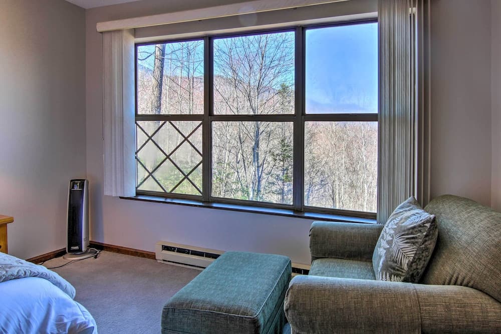 Furnished Deck + Mtn Views: Burnsville Cabin!