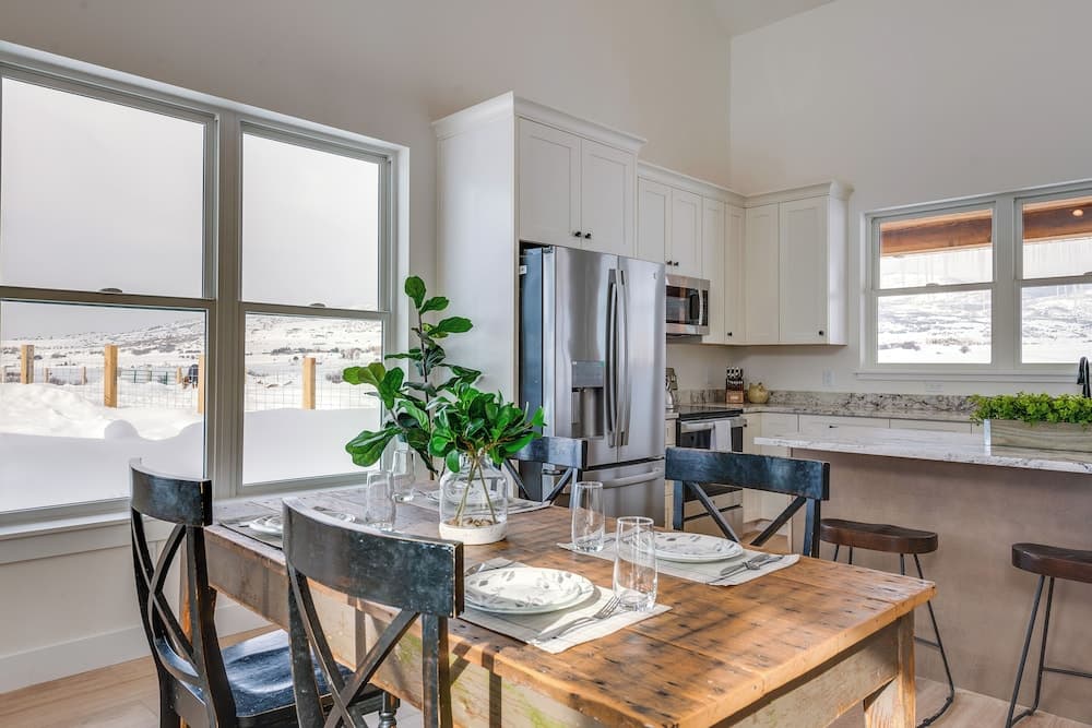 Charming Peoa Casita w/ Mountain Views