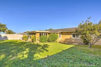 Coastal Seminole Home < 2 Mi to Ocean Access!