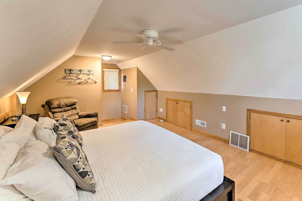 Renovated & Spacious Cabin w/ Patio & Grounds