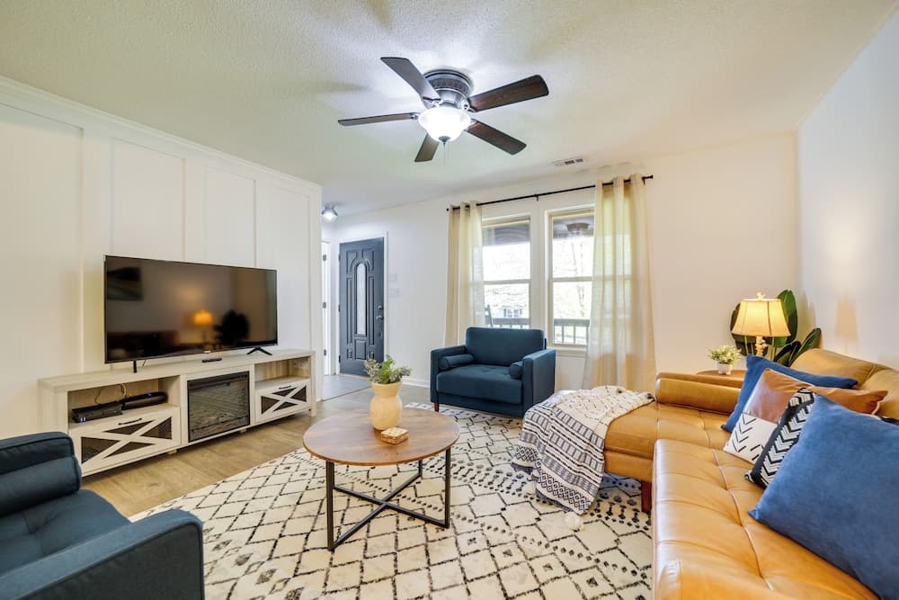 Peaceful Candler Cabin w/ Private Hot Tub!