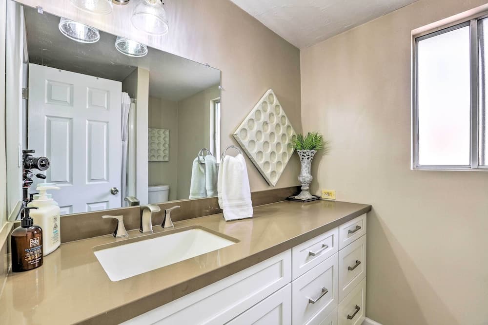 7 Mi to Downtown Phoenix: Home w/ Pool & Foosball!