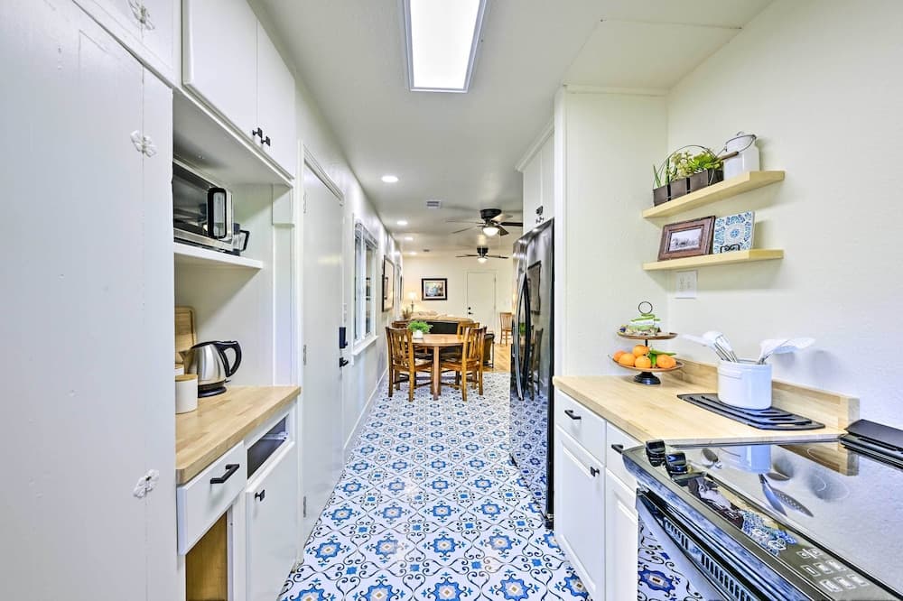 Peaceful Ranch Home w/ Sierra Nevada Views