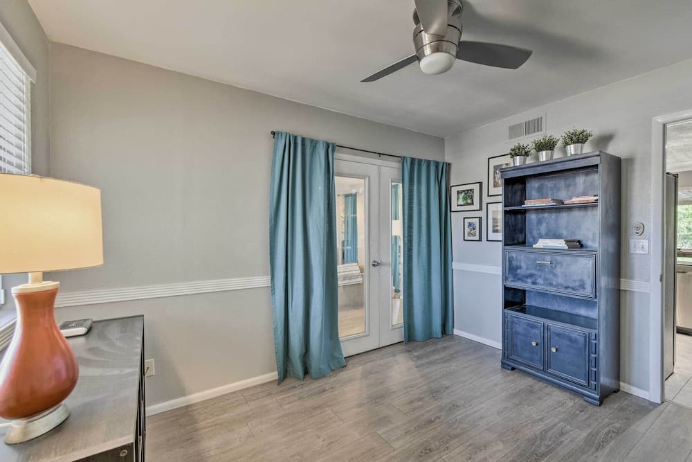 Near Golfing: Mesa Escape w/ Pool & Yard