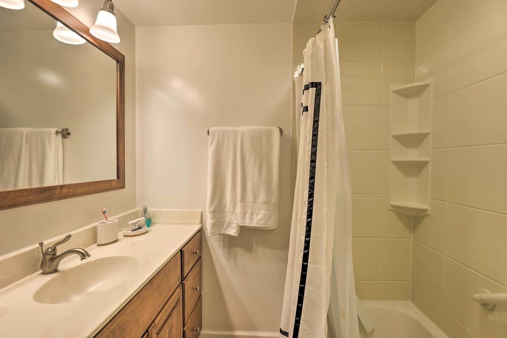 Finger Lakes Vacation Rental w/ Hot Tub & Pool