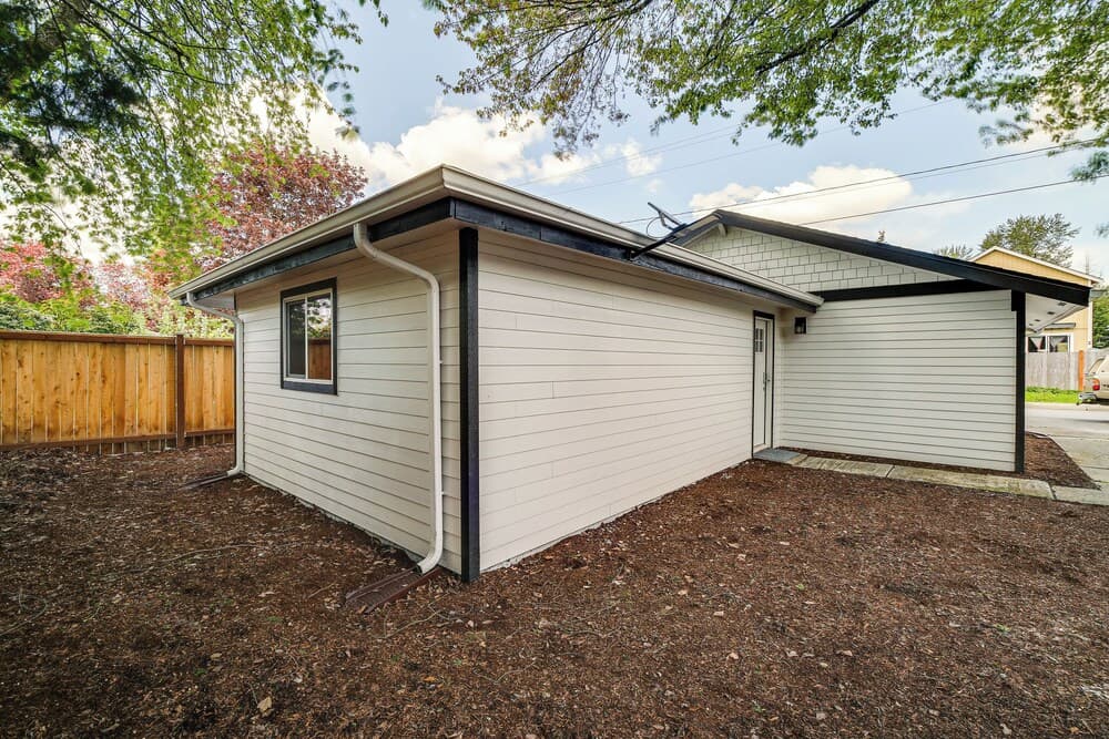 Modern Pacific Vacation Rental: 5 Mi to Lake Tapps