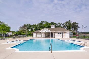 Airy Love Creek Condo w/ Community Outdoor Pool!