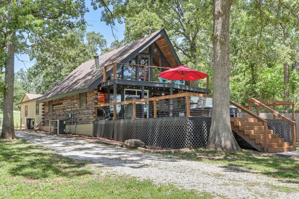 Furnished Deck + Lake Access: Fairland Log Cabin