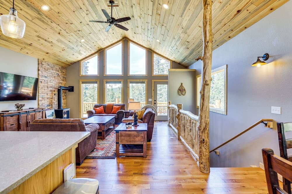 22str-00283 Fairplay Cabin w/ Deck & Mtn Views