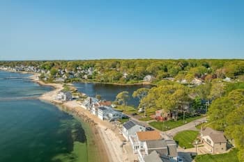 Charming Niantic Vacation Rental: Walk to Beach!