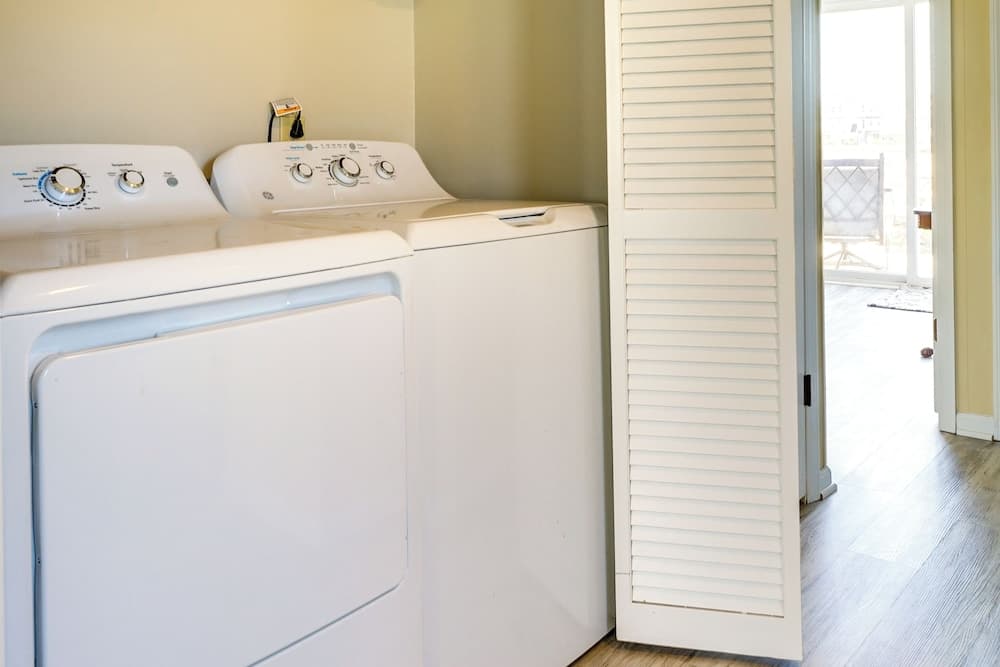 Charming Surf City Beach House - Walk to Ocean!