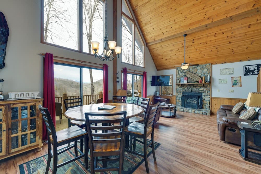 Mountain-view Robbinsville Cabin w/ Hot Tub!