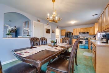 Georgetown Family Home - Pets Welcome!