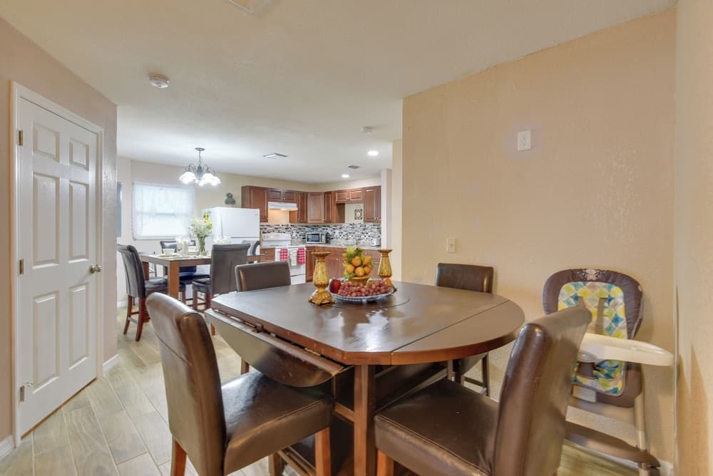 10 Mi to Coquina Beach: Spacious Bradenton Duplex