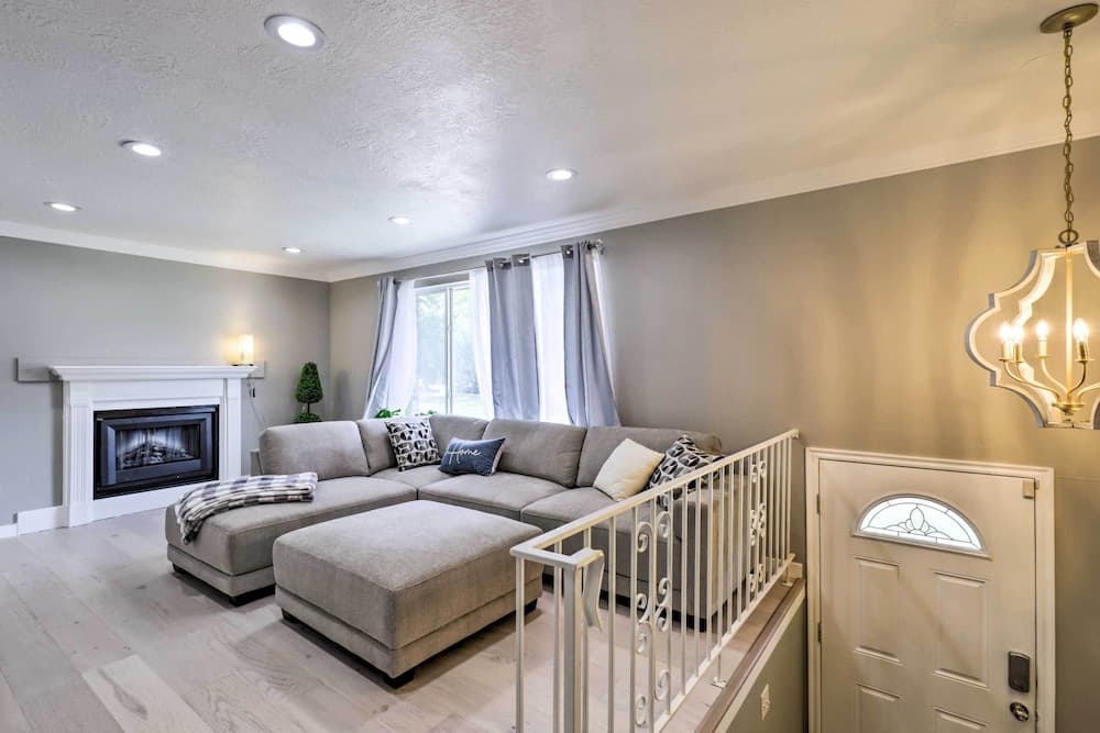 Cozy Magna Apartment - Near Parks & Lakes!