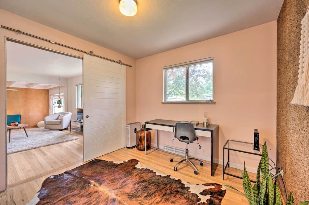 < 3 Mi to Pearl St: Home w/ Large Yard in Boulder