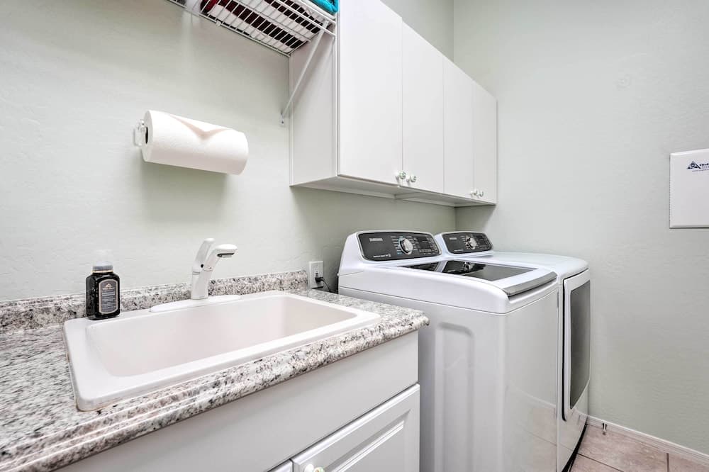 Glendale Getaway w/ Outdoor Pool + Gas Grill!