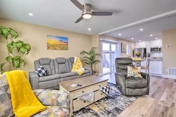 Arizona Condo w/ Community Pool & Hot Tub