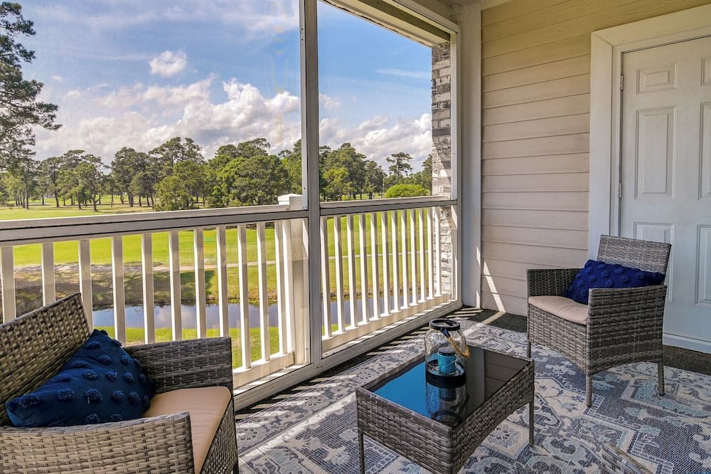 Idyllic Myrtle Beach Condo: Golf Course On-site