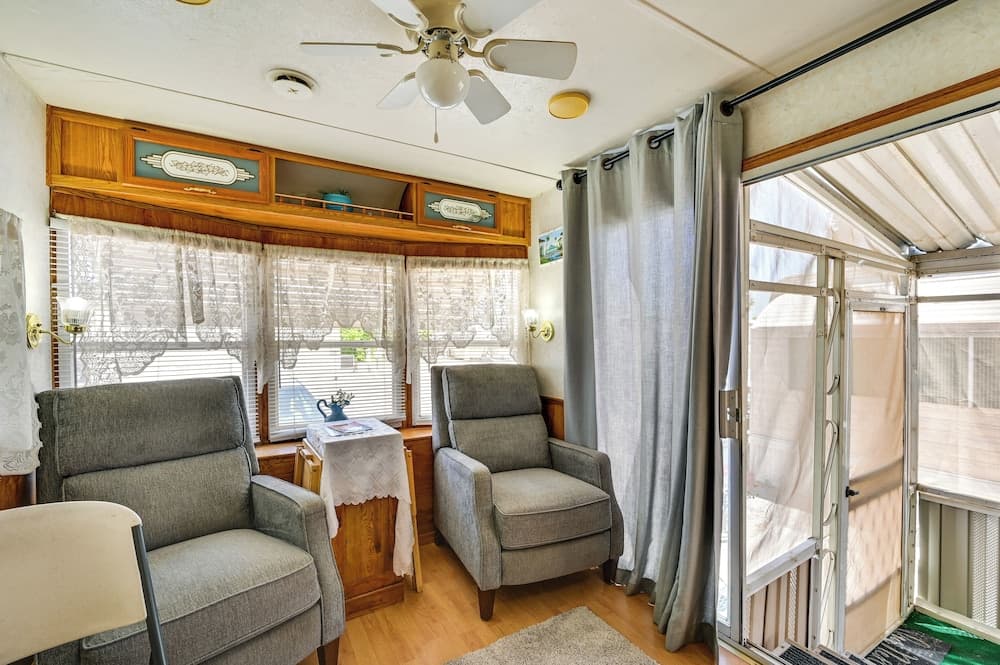 Yuma Getaway w/ Pool Access, 5 Mi to Lutes Casino!